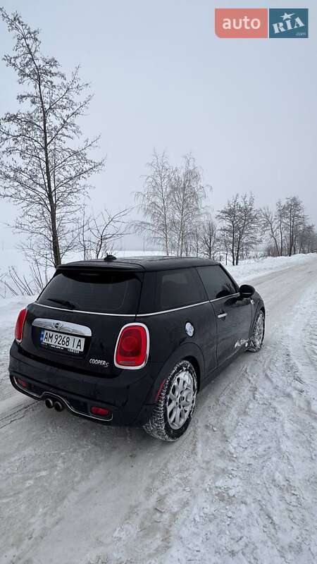 Хэтчбек MINI Cooper 2016 в Овруче