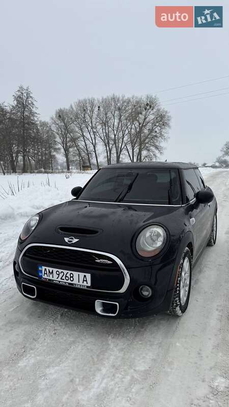 Хэтчбек MINI Cooper 2016 в Овруче
