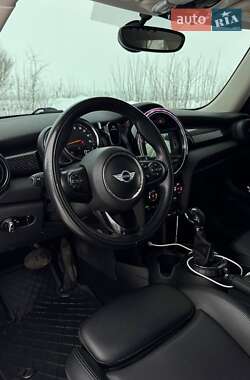 Хэтчбек MINI Cooper 2016 в Овруче
