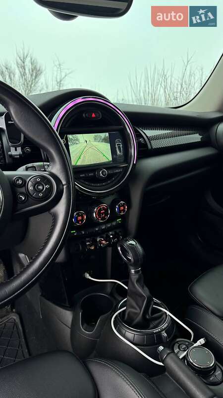 Хэтчбек MINI Cooper 2016 в Овруче