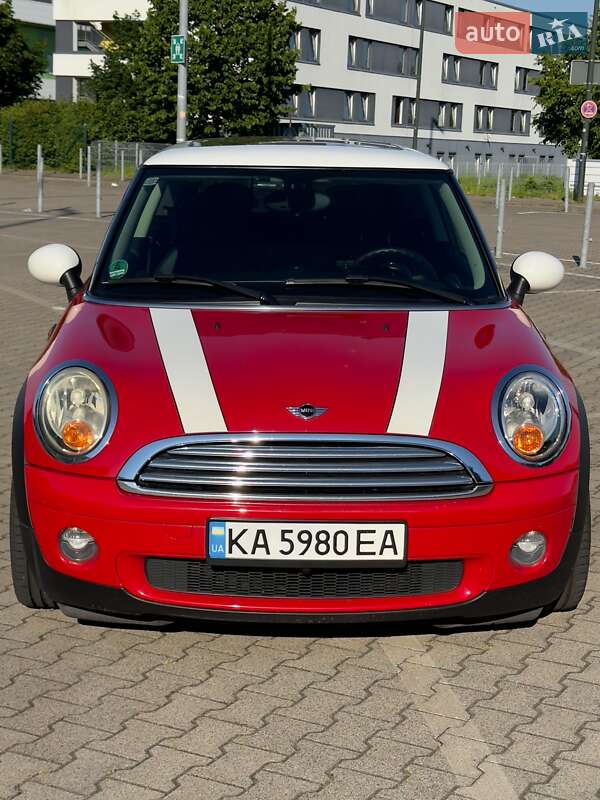 Хэтчбек MINI Cooper 2013 в Ужгороде