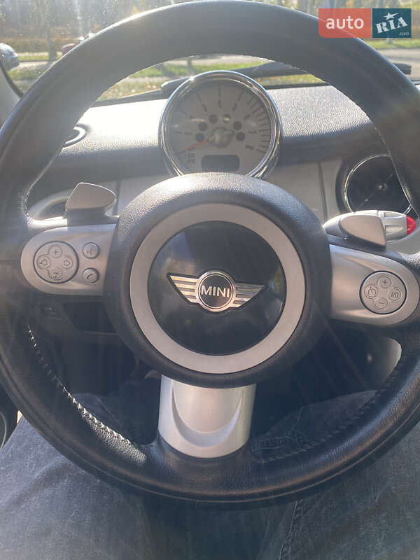 Хэтчбек MINI Cooper 2004 в Киеве
