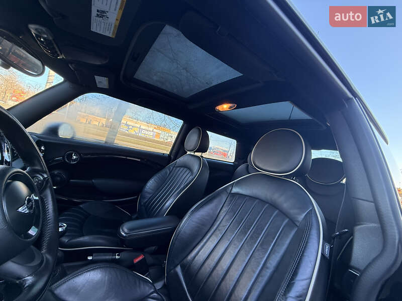 Хэтчбек MINI Cooper 2010 в Харькове