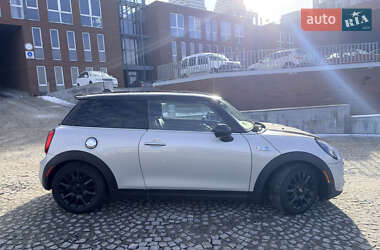 Хэтчбек MINI Cooper 2016 в Днепре