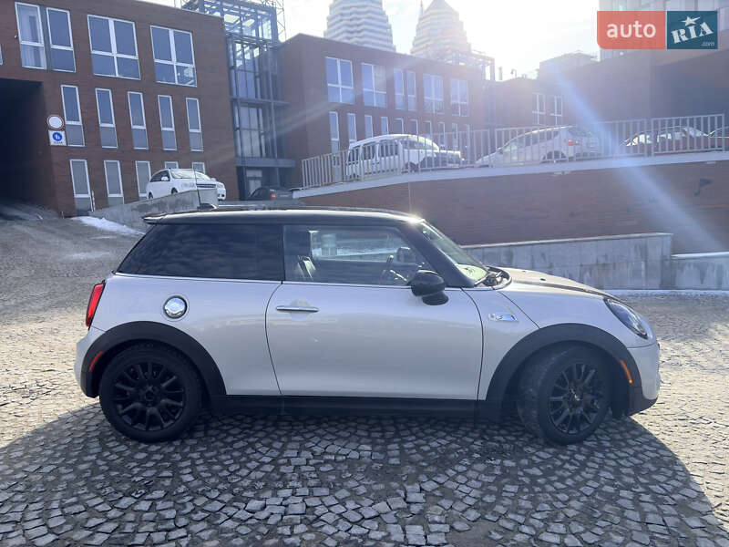 Хетчбек MINI Cooper 2016 в Дніпрі