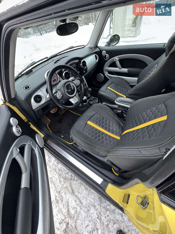 Хетчбек MINI Cooper 2004 в Києві фото 4 Хетчбек MINI Cooper 2004 в Києві