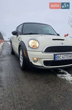 Хэтчбек MINI Cooper 2010 в Львове