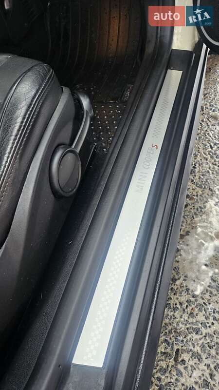 Хэтчбек MINI Cooper 2010 в Львове