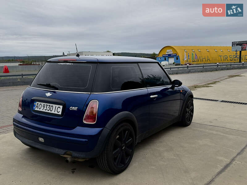 Хетчбек MINI Cooper 2003 в Ужгороді фото 2 Хетчбек MINI Cooper 2003 в Ужгороді