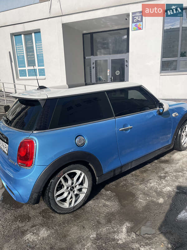 Хэтчбек MINI Cooper 2014 в Вишневом