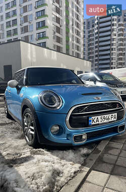 Хэтчбек MINI Cooper 2014 в Вишневом