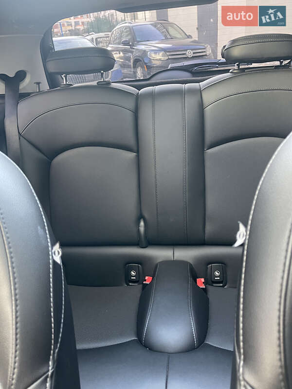 Хэтчбек MINI Cooper 2014 в Вишневом