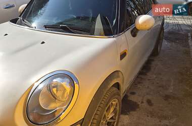 Хэтчбек MINI Cooper 2015 в Львове