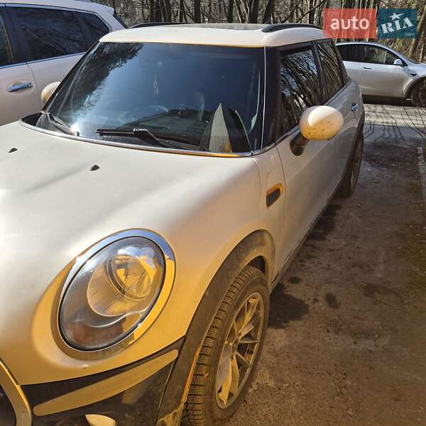Хэтчбек MINI Cooper 2015 в Львове фото Хэтчбек MINI Cooper 2015 в Львове