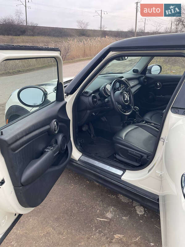 Хетчбек MINI Cooper 2016 в Києві фото 9 Хетчбек MINI Cooper 2016 в Києві