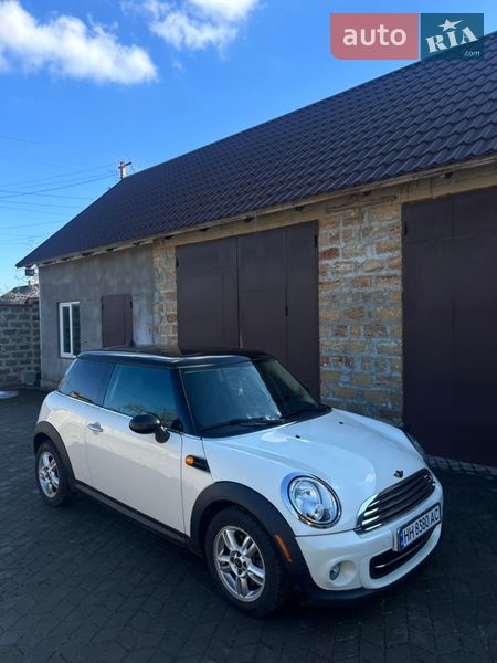Хэтчбек MINI Cooper 2011 в Раздельной