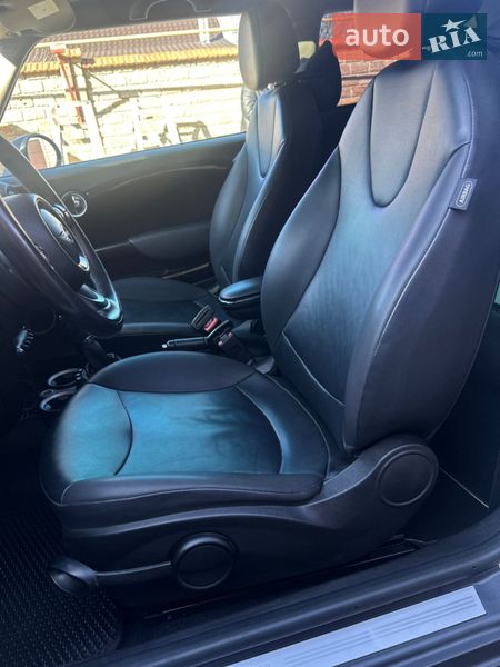 Хэтчбек MINI Cooper 2011 в Раздельной