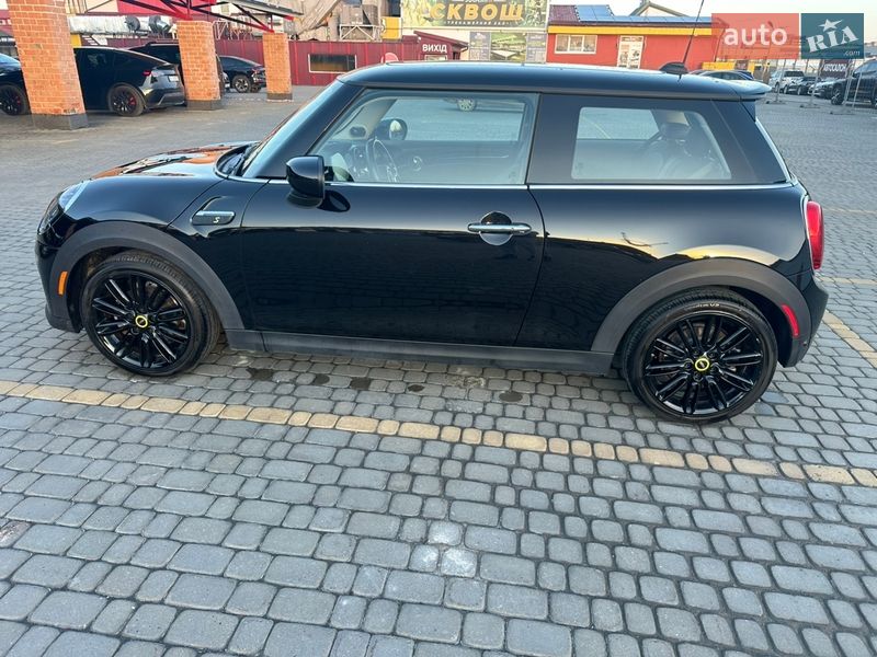 Хэтчбек MINI Cooper 2021 в Львове