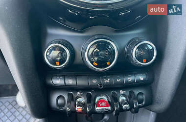 Хэтчбек MINI Cooper 2015 в Львове