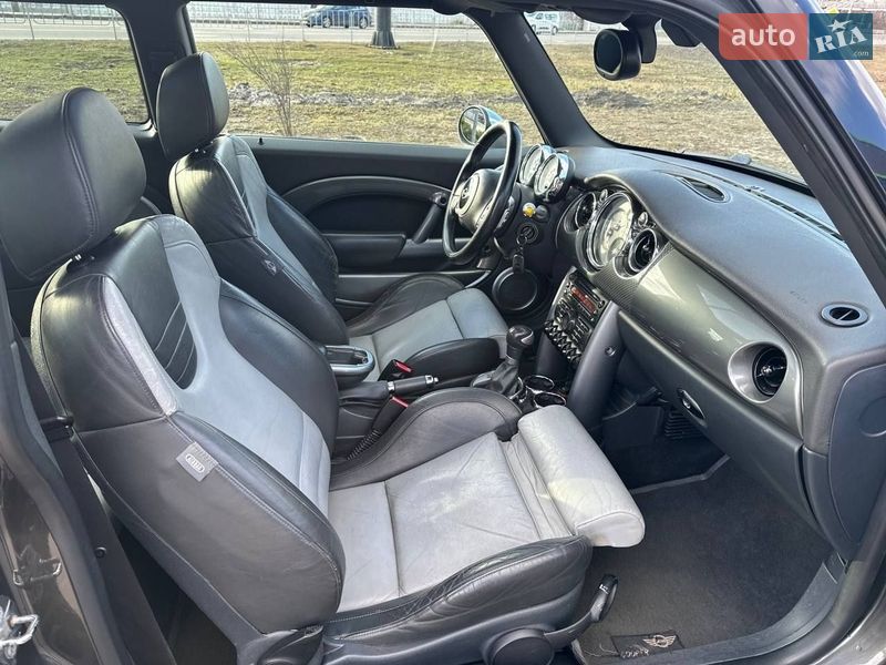 Хэтчбек MINI Cooper 2005 в Киеве