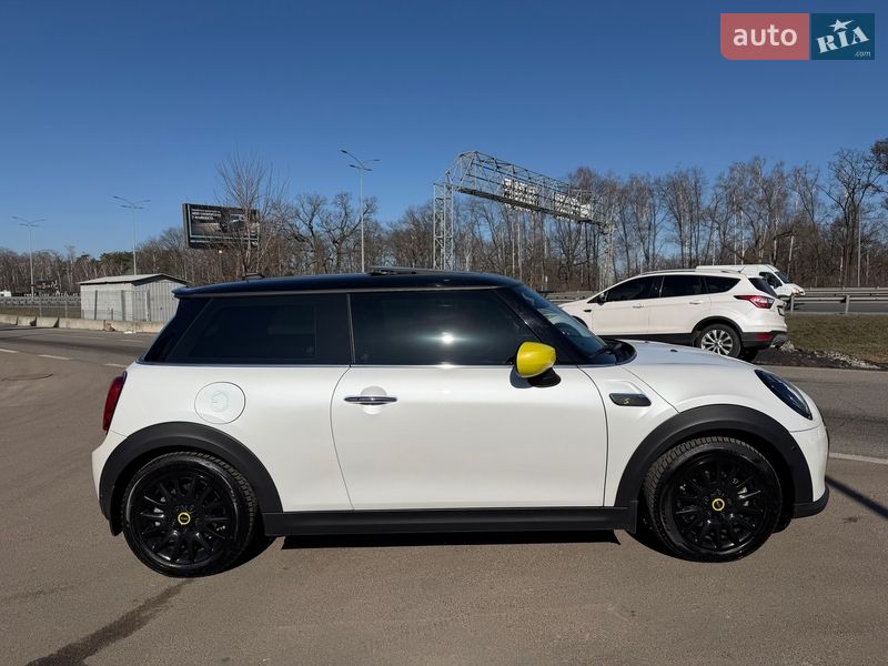 Хэтчбек MINI Cooper 2023 в Киеве