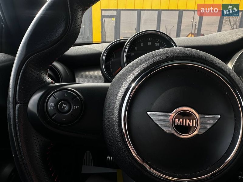 Хэтчбек MINI Cooper 2018 в Ивано-Франковске