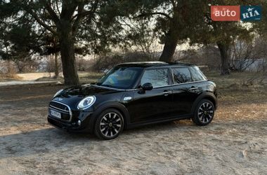 Хэтчбек MINI Cooper 2017 в Киеве