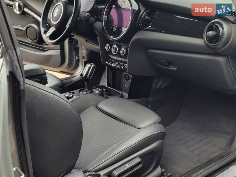 Хэтчбек MINI Cooper 2021 в Киеве