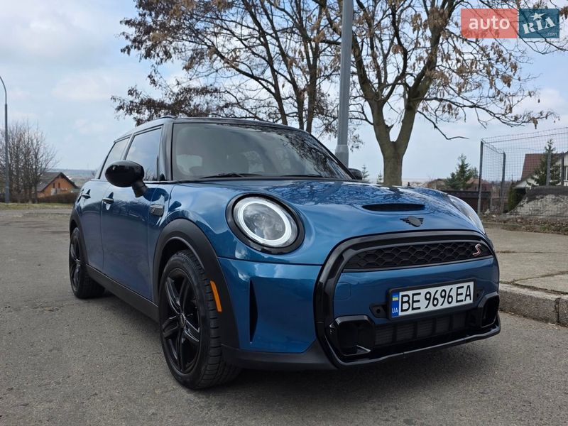 Хетчбек MINI Cooper 2023 в Южноукраїнську