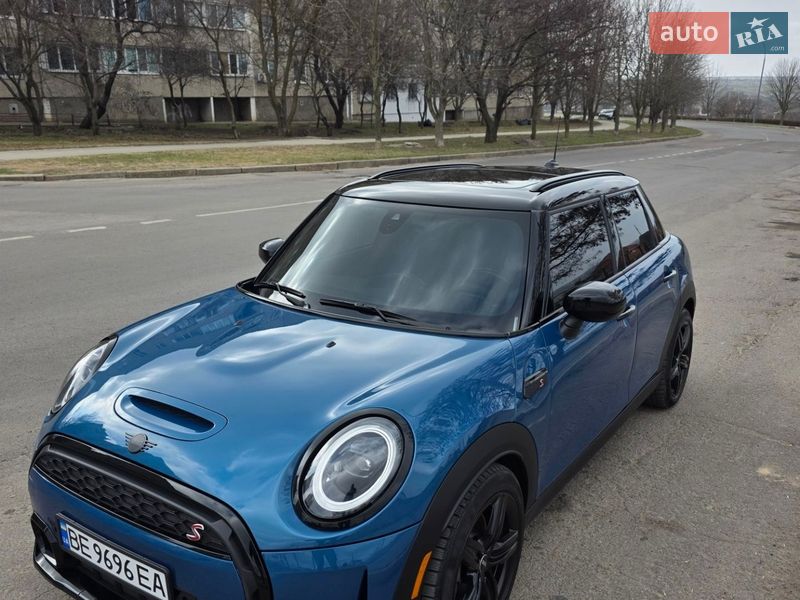 Хетчбек MINI Cooper 2023 в Южноукраїнську