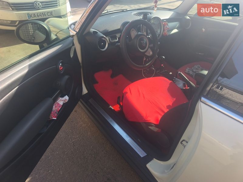 Хетчбек MINI Cooper 2010 в Києві фото 8 Хетчбек MINI Cooper 2010 в Києві