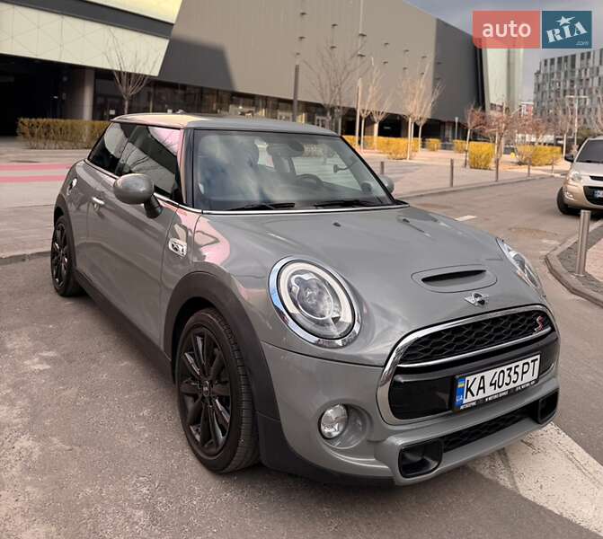 Хэтчбек MINI Cooper 2017 в Киеве