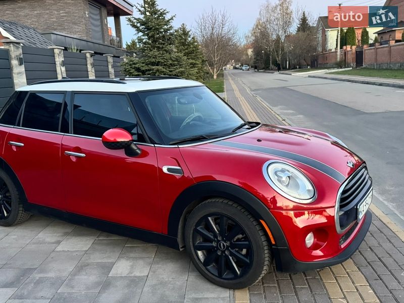 Хэтчбек MINI Cooper 2016 в Софиевской Борщаговке