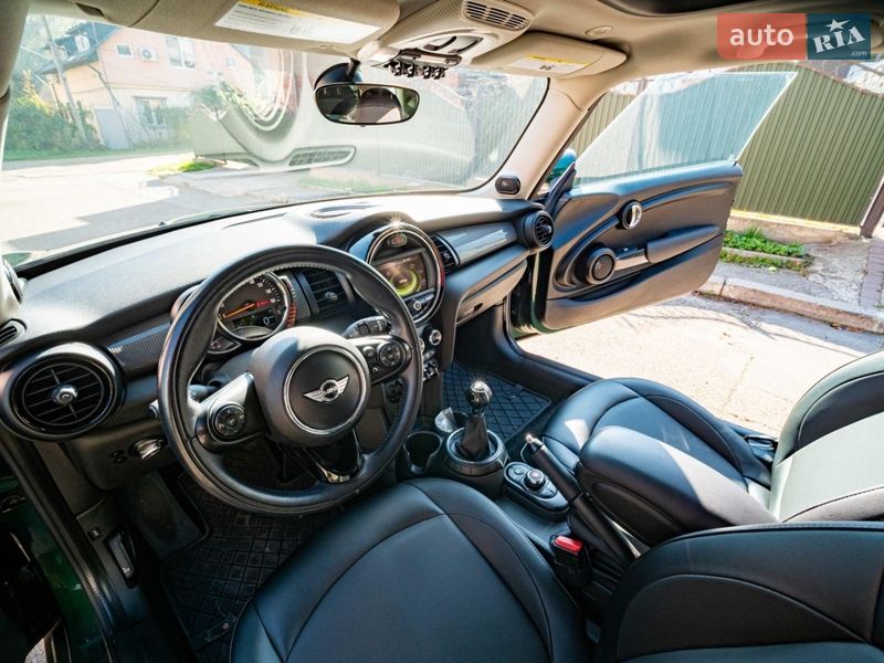 Хэтчбек MINI Cooper 2015 в Черновцах