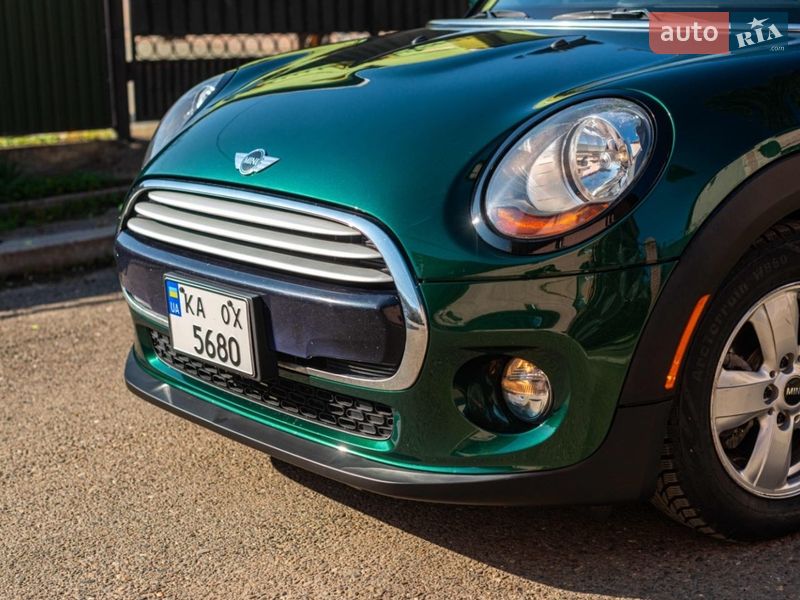 Хэтчбек MINI Cooper 2015 в Черновцах