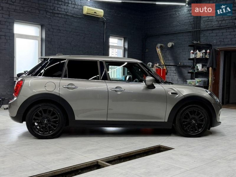 Хэтчбек MINI Cooper 2019 в Кременчуге