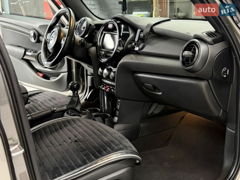 Хэтчбек MINI Cooper 2019 в Кременчуге