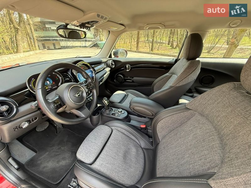 Хэтчбек MINI Cooper 2021 в Киеве