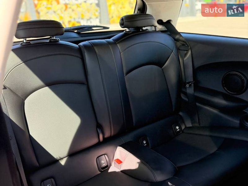Хэтчбек MINI Cooper 2019 в Киеве