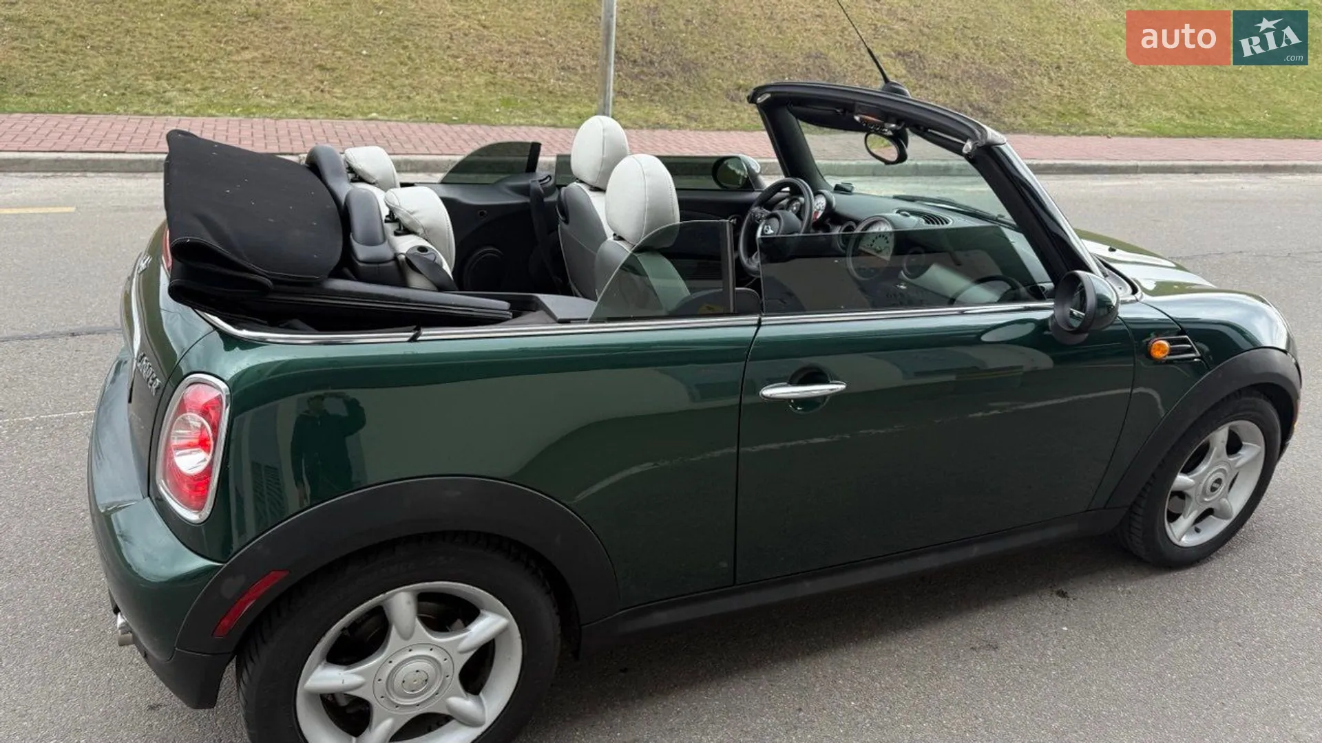 2011 MINI Cooper - мініатюра 26