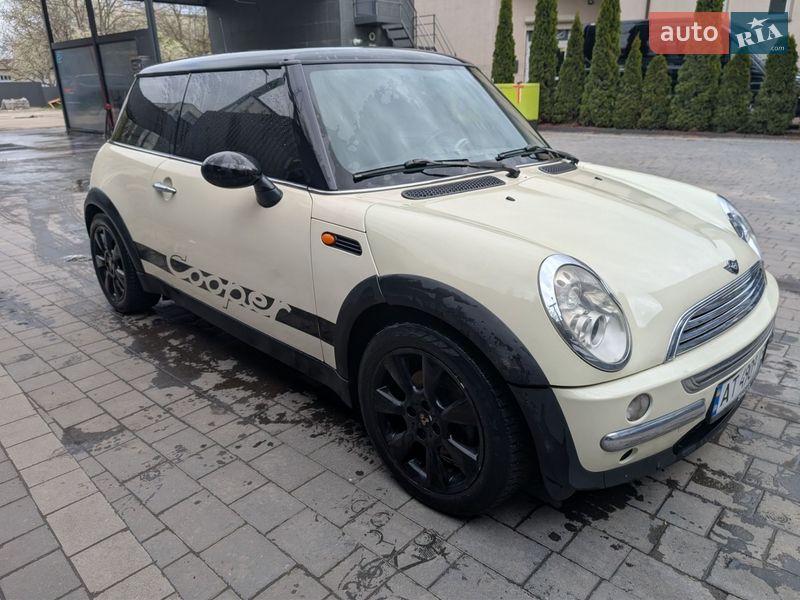 MINI Cooper 2004