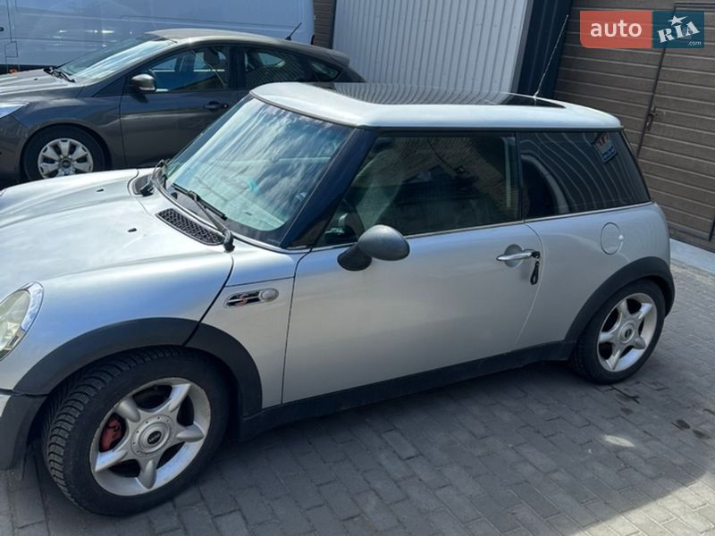 Хэтчбек MINI Cooper 2004 в Киеве