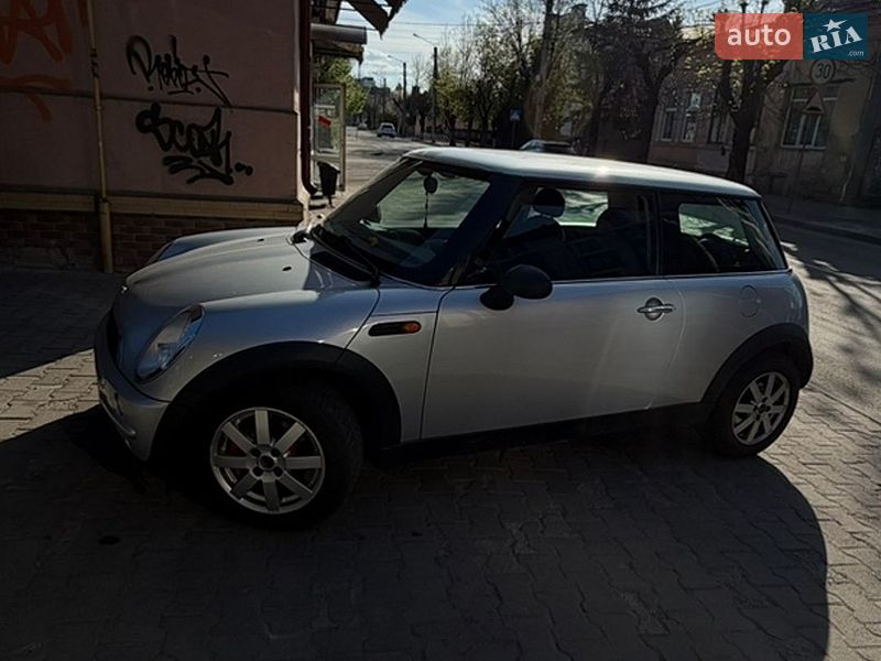 Хетчбек MINI Cooper 2004 в Івано-Франківську