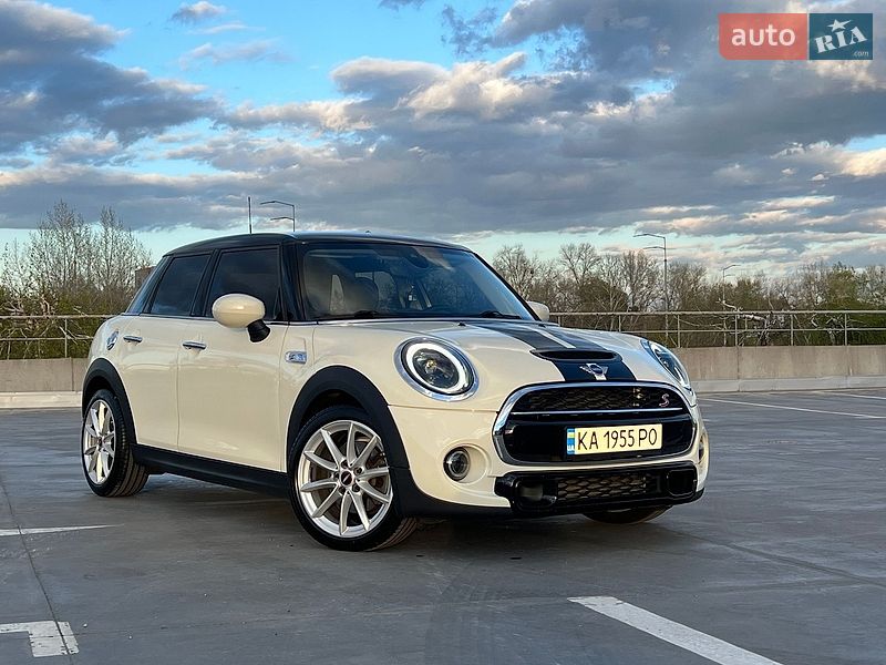 Хэтчбек MINI Cooper 2019 в Киеве