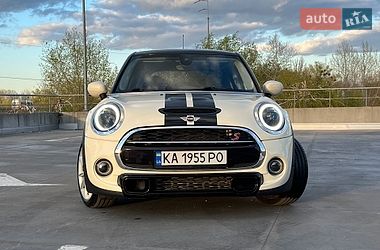Хэтчбек MINI Cooper 2019 в Киеве