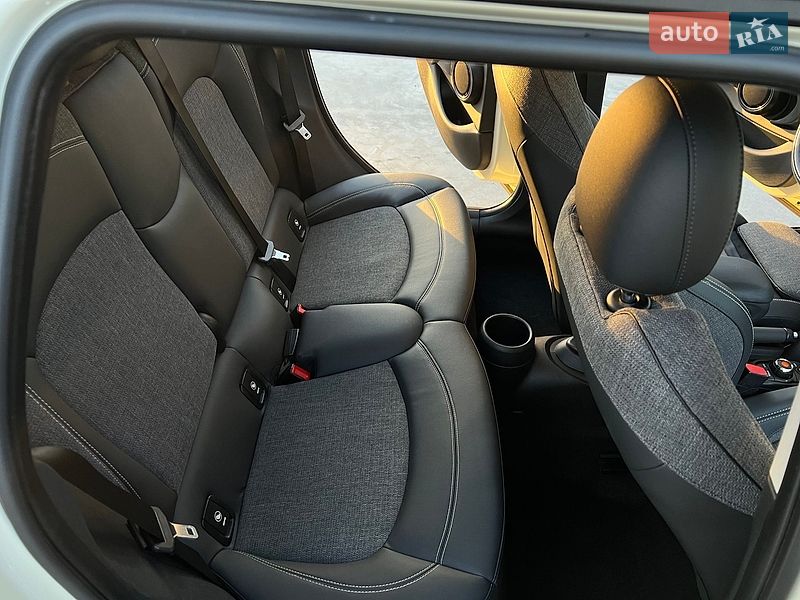Хэтчбек MINI Cooper 2019 в Киеве