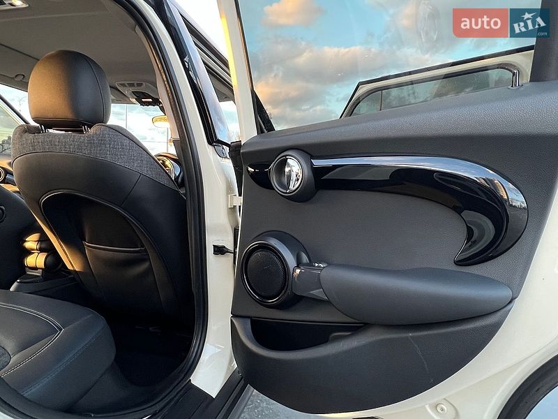 Хэтчбек MINI Cooper 2019 в Киеве