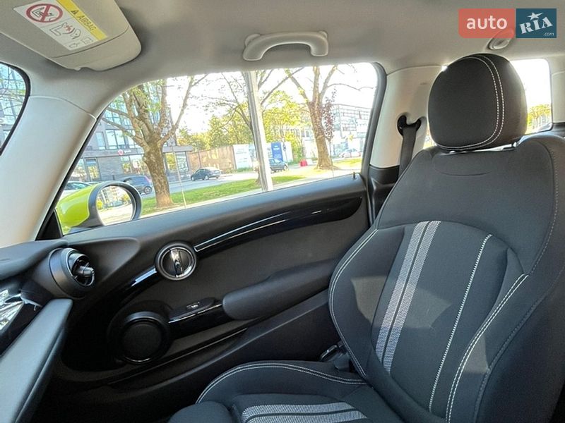 Хэтчбек MINI Cooper 2021 в Ужгороде