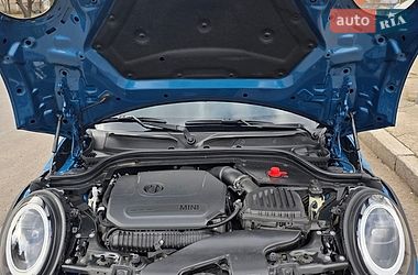 Хетчбек MINI Cooper 2023 в Южноукраїнську