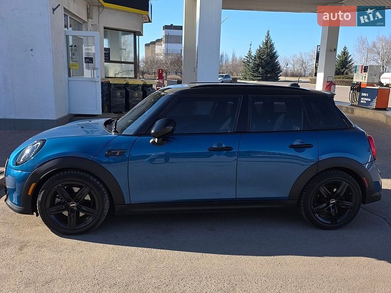 Хетчбек MINI Cooper 2023 в Южноукраїнську